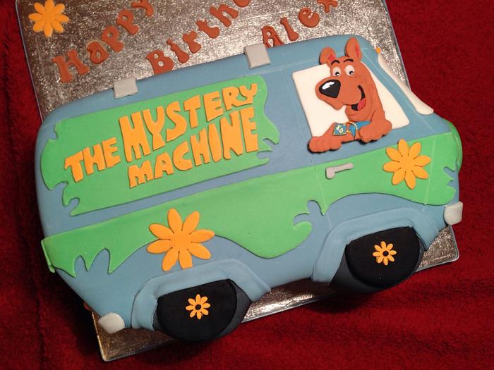 Mystery machine cake