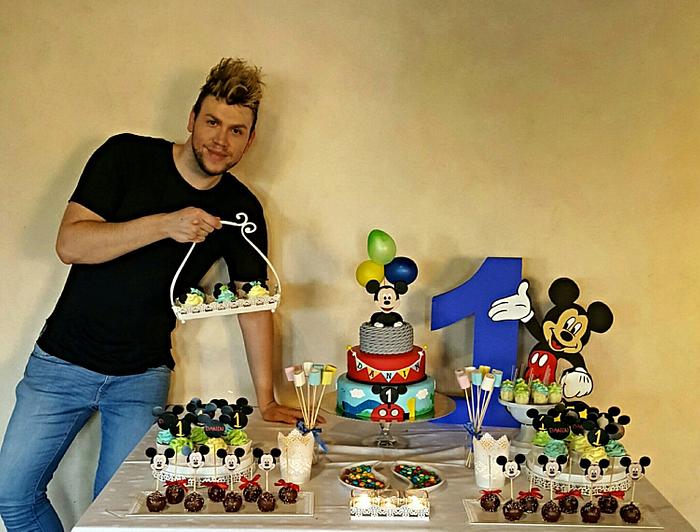 Mickey Mouse sweet table and I