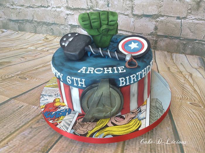 Avengers Marvel Heroes Cake