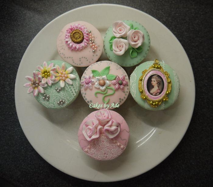 Vintage cupcakes with sugarveil - Feb 2012