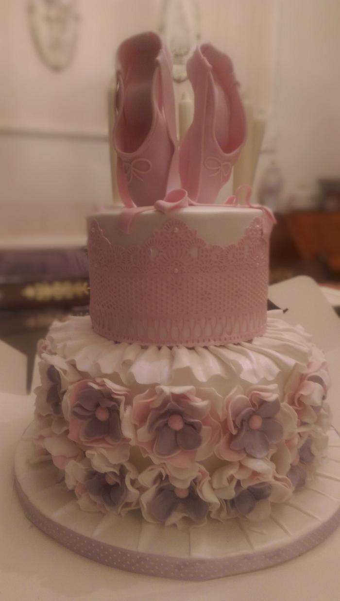 ballet shoe cake 