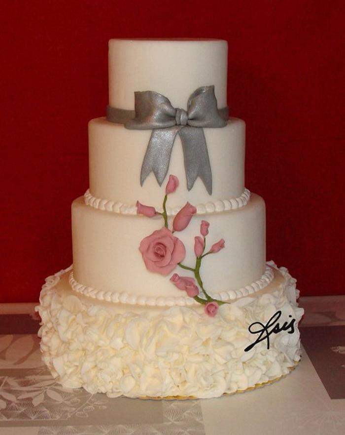 Grey bow Pink roses wedding cake