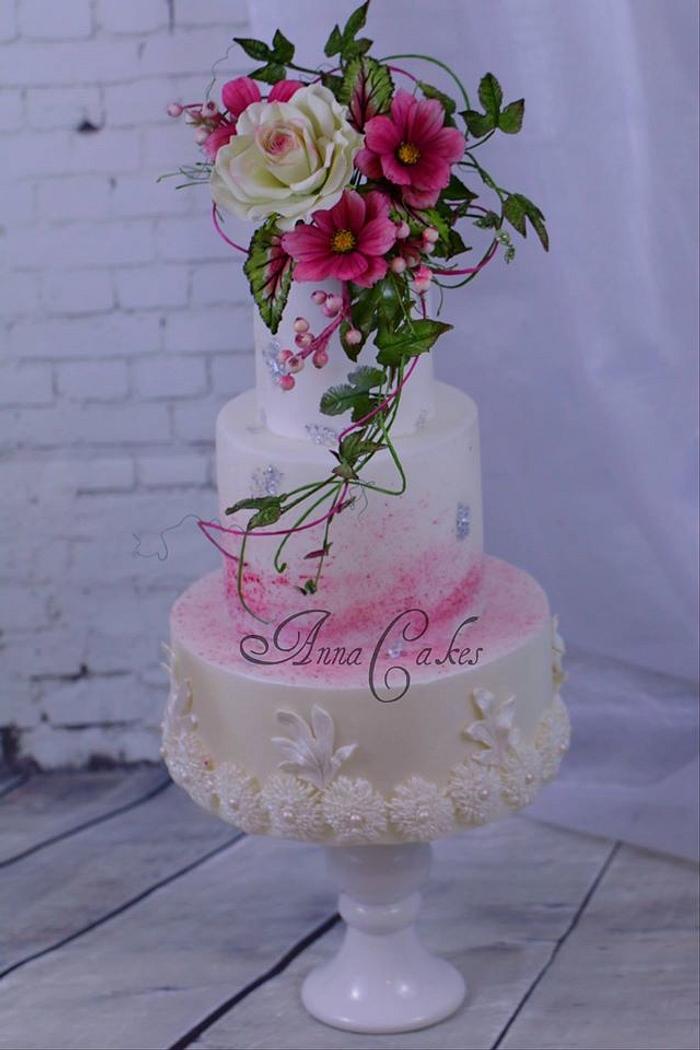 Rose and cosmos bouquet cake