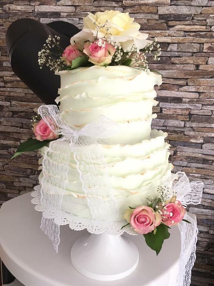 Vintage Weddingcake with roses