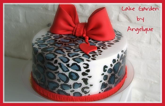 Pantherprint Cake