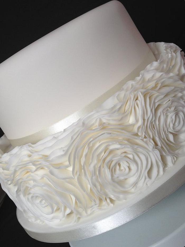 Ruffle flowers wedding cake