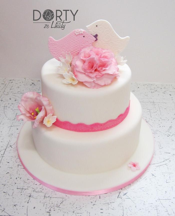 Wedding cake with birds and austin rose
