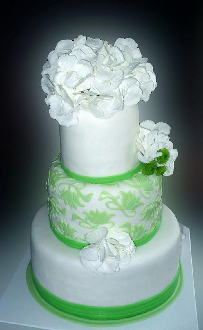 White/green cake