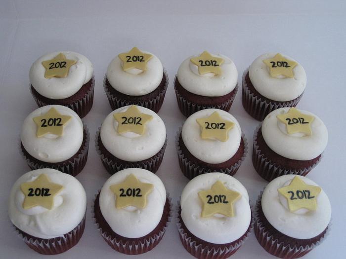 Simple Graduation Cupcakes