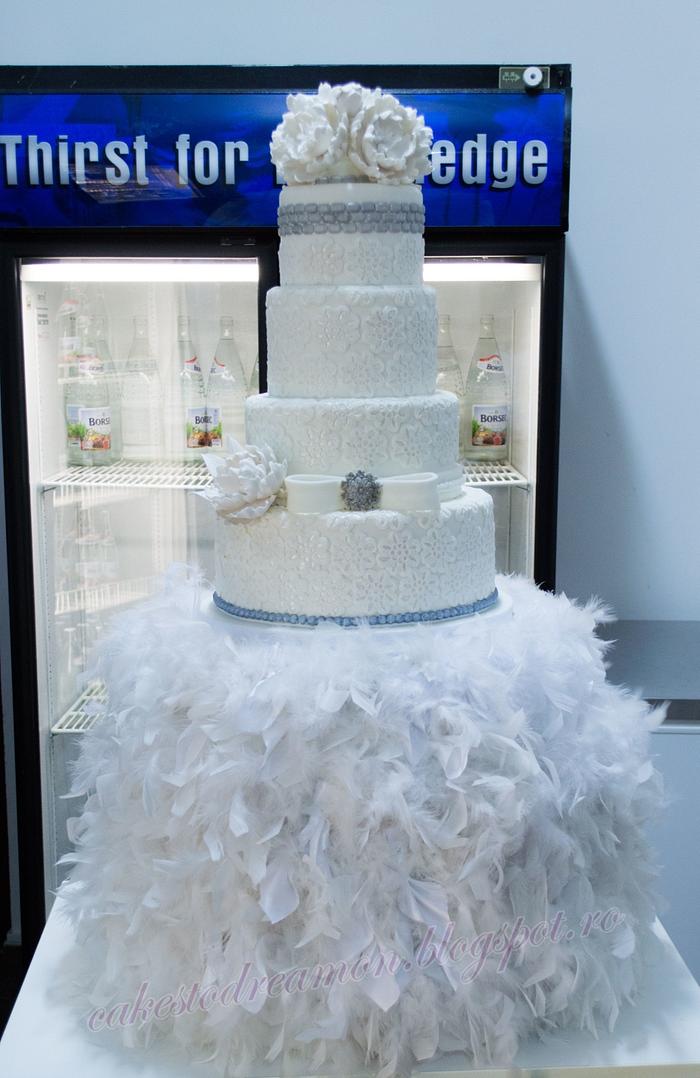 Lace & jewels wedding cake.