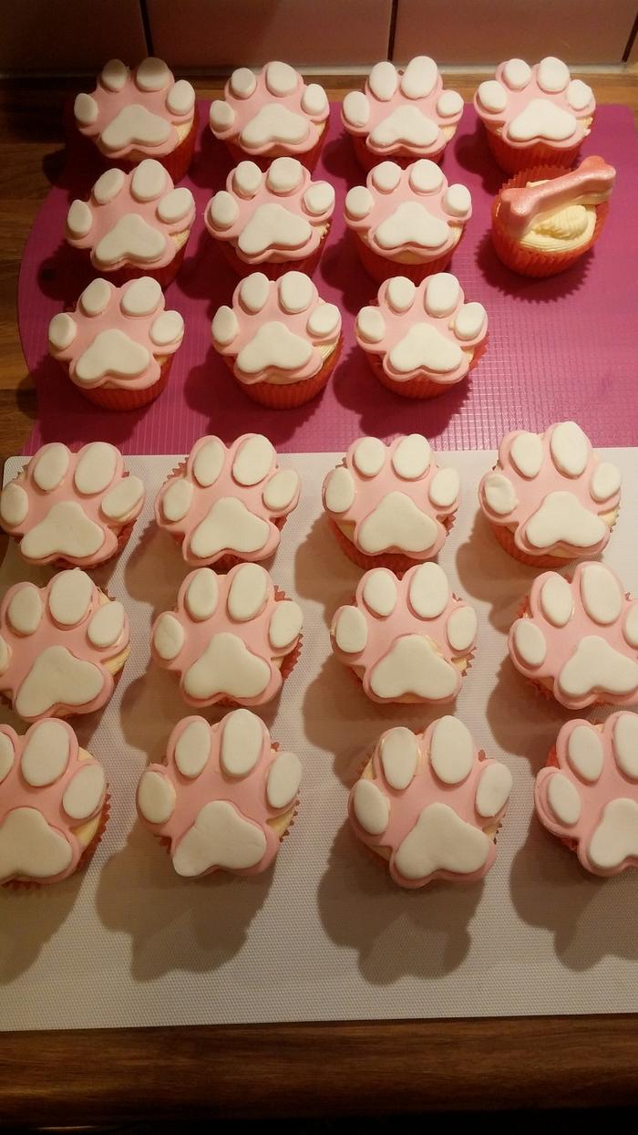 dog paws cupcakes