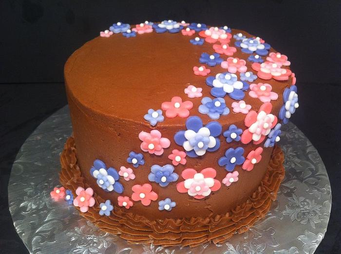 Chocolate and Flowers Cake and cupcakes