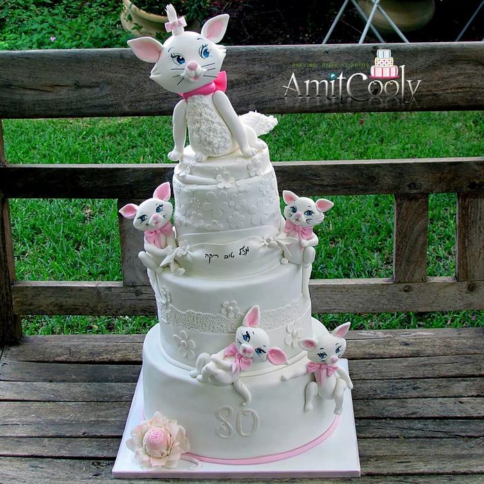 Cake decorated woman in love cats