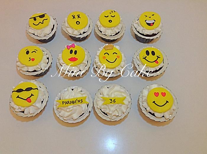 Smiley face cupcakes 