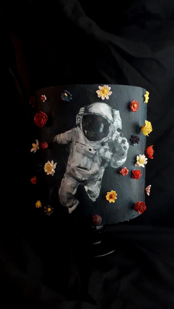 Space man cake