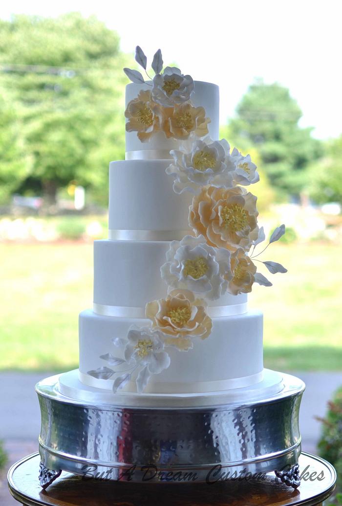 White and Ivory Wedding Cake