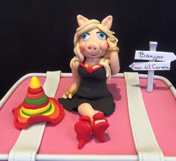 Miss Piggy birthday  cake 