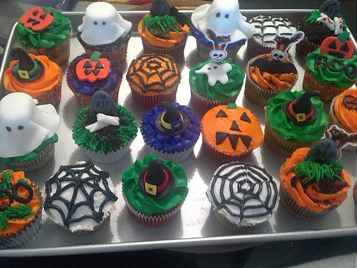 Halloween cup cakes