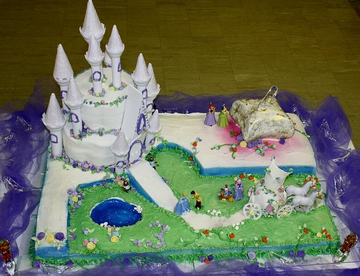 Olivia is 3!! Cinderella Cake.