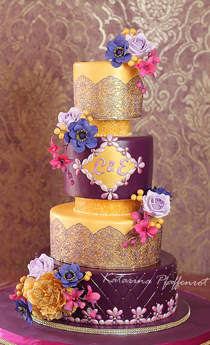 Wedding cake in gold and purple