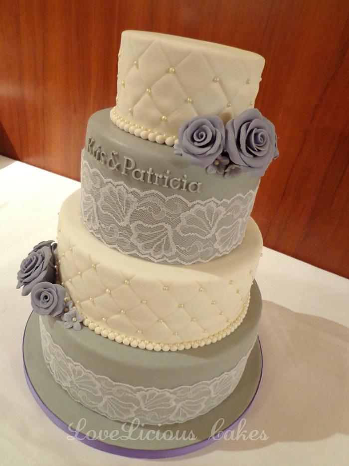 Classy Wedding Cake 
