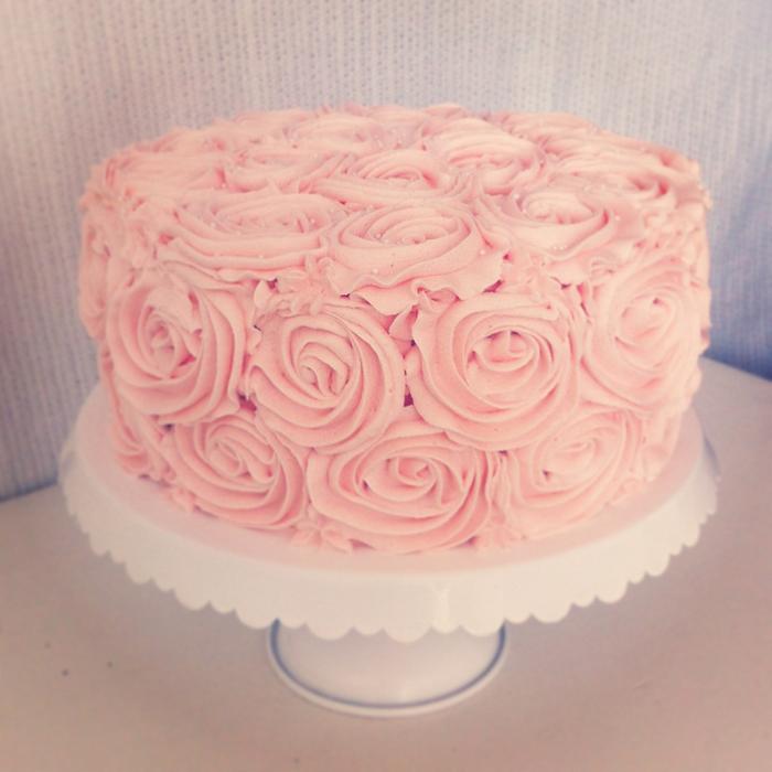 Buttercreme rose cake