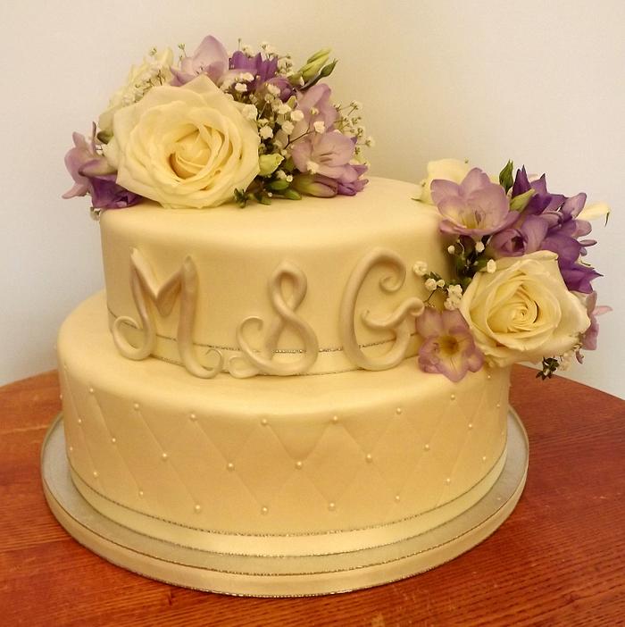 fresh flower wedding cake