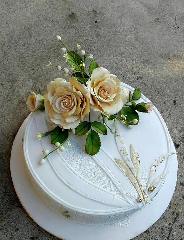 Ivory roses cake