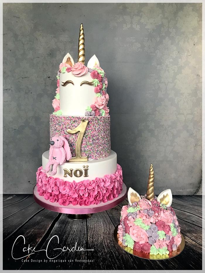 Unicorn cake and smash