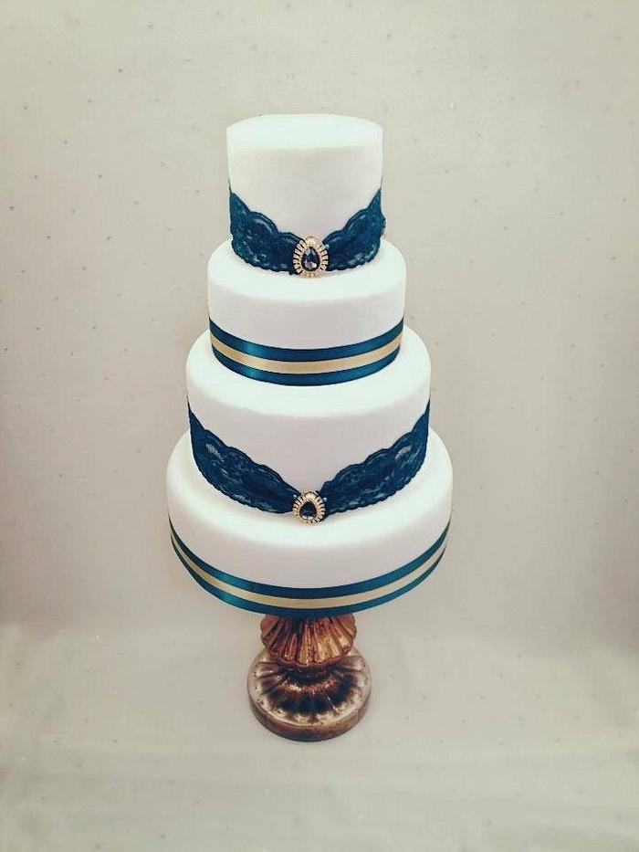 Lace & Gems wedding cake