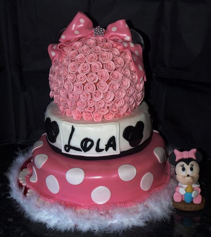 Minnie mouse rose cake