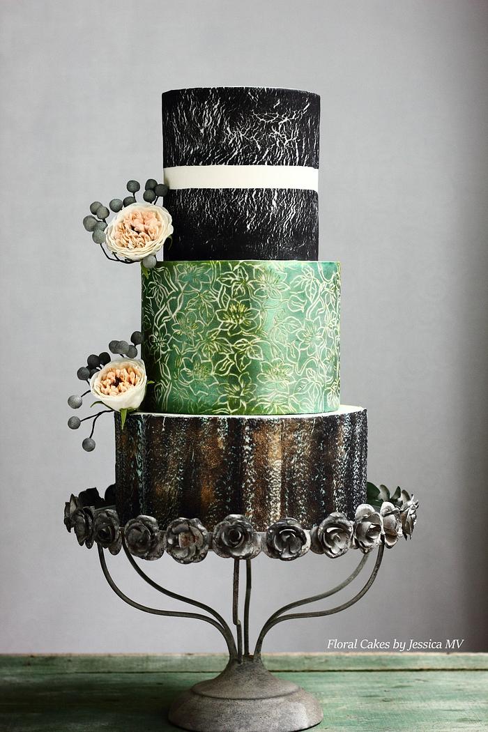 VINTAGE CRACKLE WEDDING CAKE