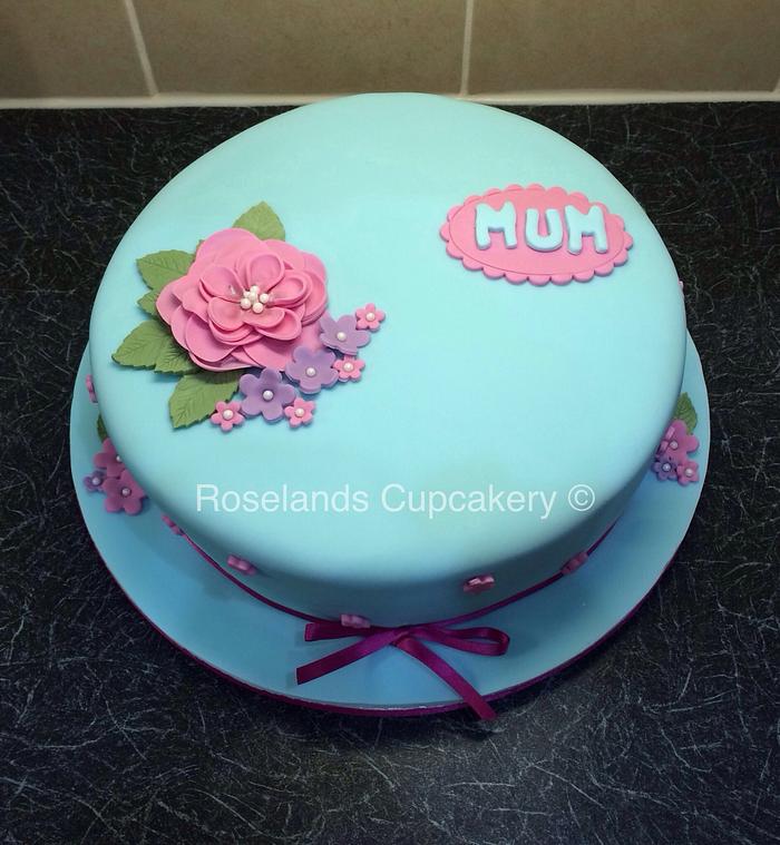 'Mum' Birthday Cake
