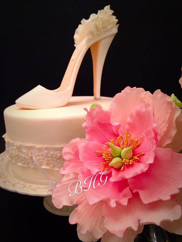  Shoe bride and flower peony in gumpaste