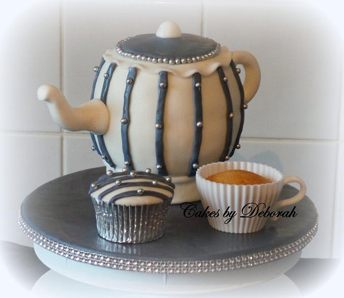Teapot,cup,cupcake