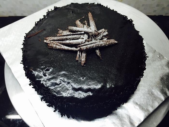 Chocolate cake with Chocolate ganache topping  