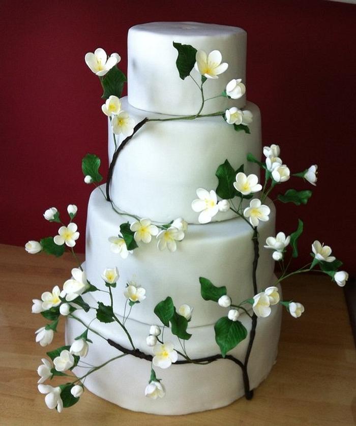 Wedding cake with blossoms