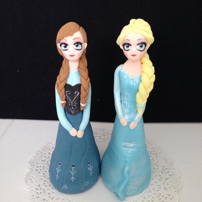 Princess Anna and Elsa cake topper