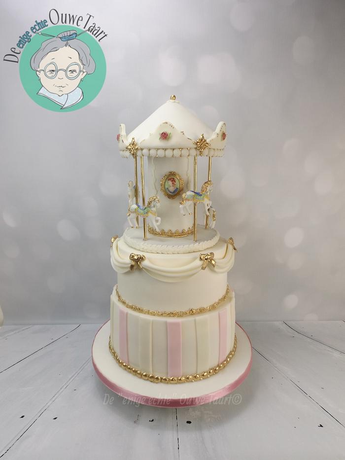 Carrousel cake white and gold