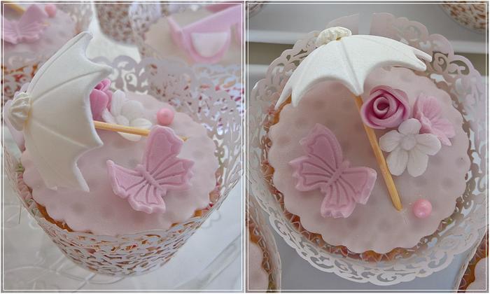 Elegant wedding cupcakes I.