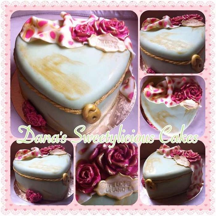 Old style gift cake box heart