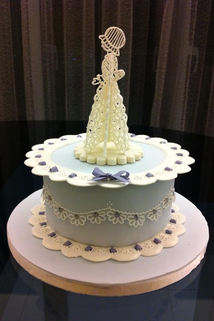 Lace lady cake