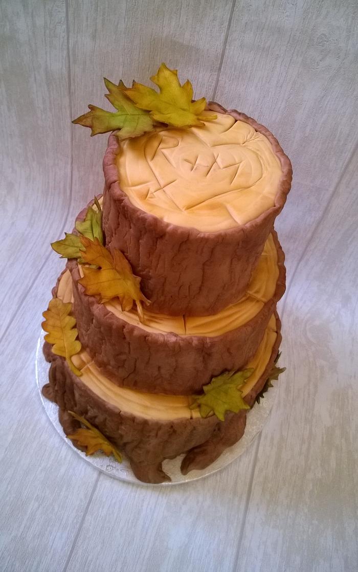 A tree trunk wedding cake