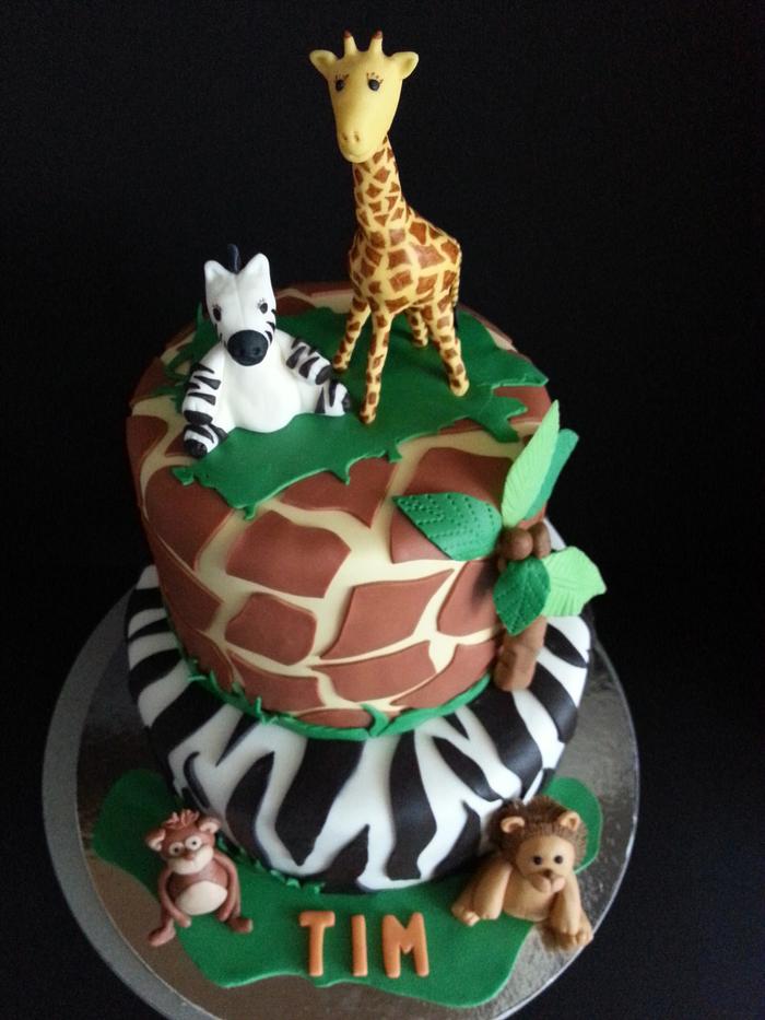 Safari themed cake and cupcakes