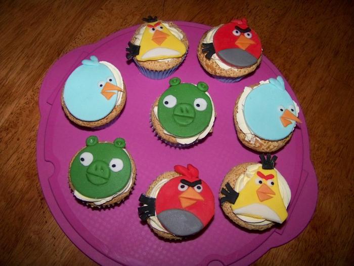 angry birds cupcakes