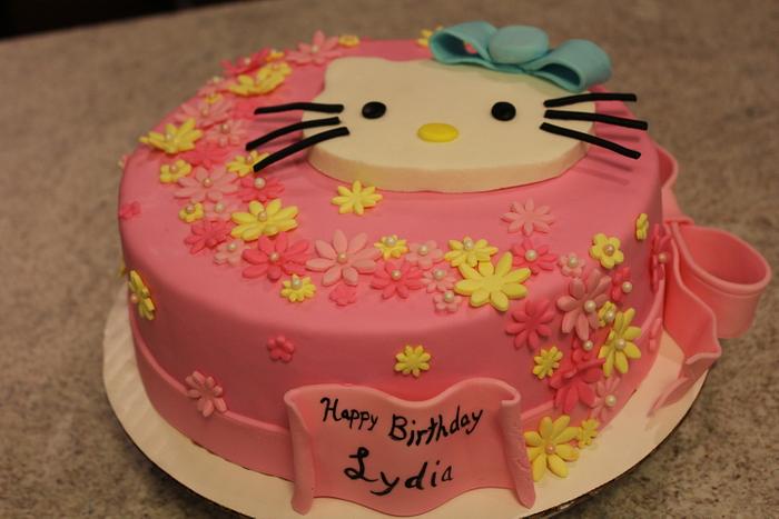 Hello Kitty Cake