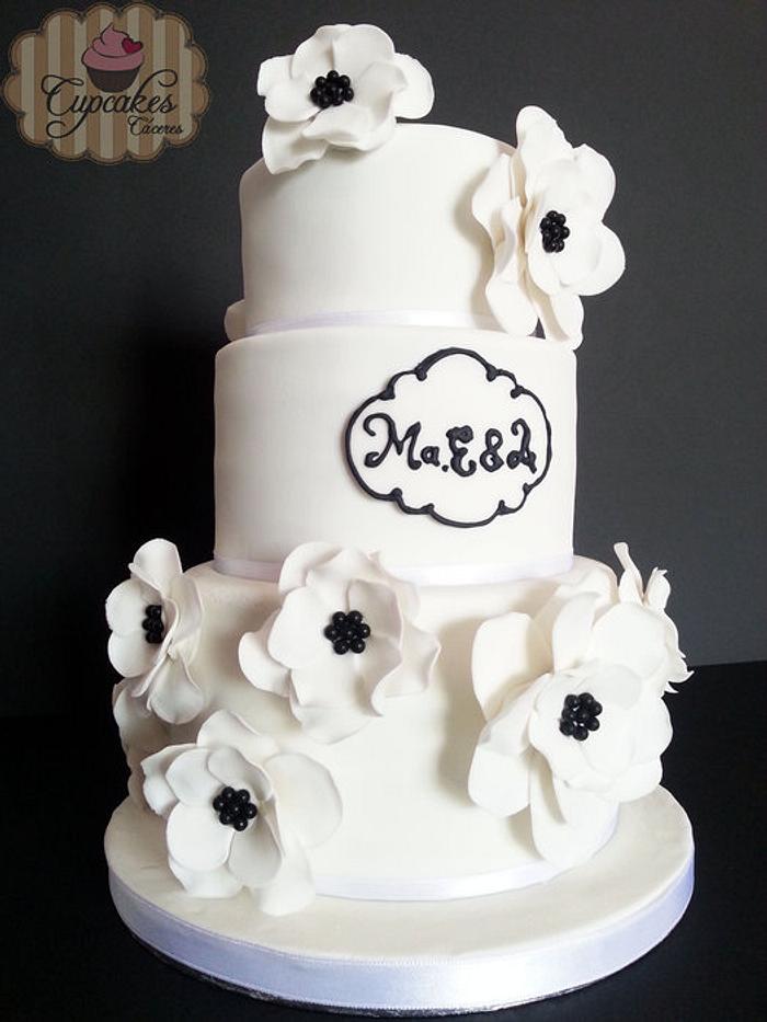 Black & White wedding cake