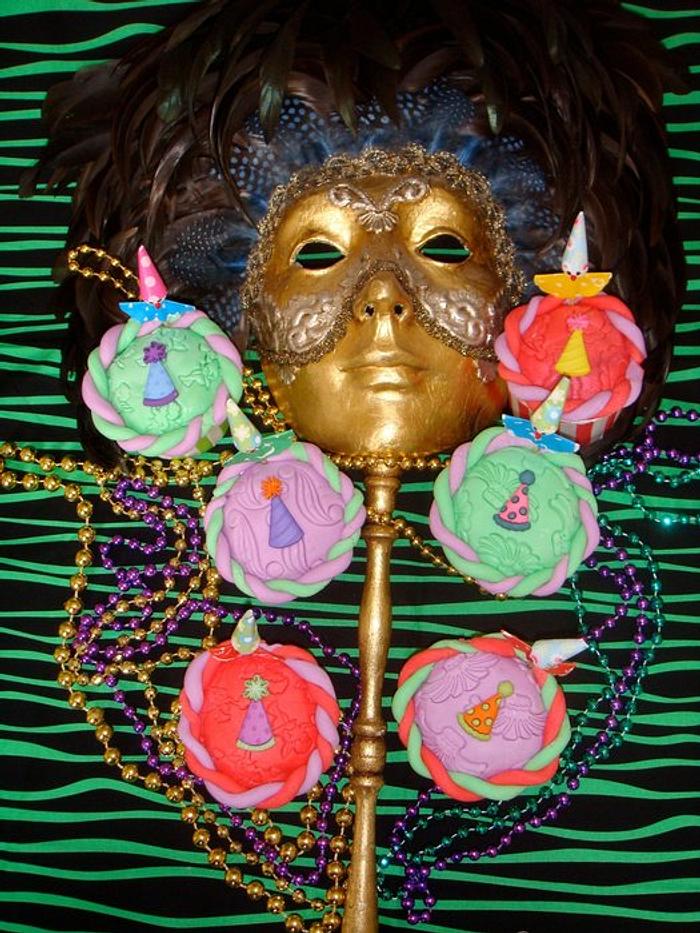 Carnival/Mardi Gras cupcakes
