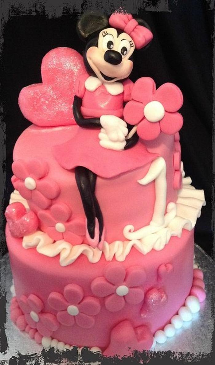 Girly Minnie cake 