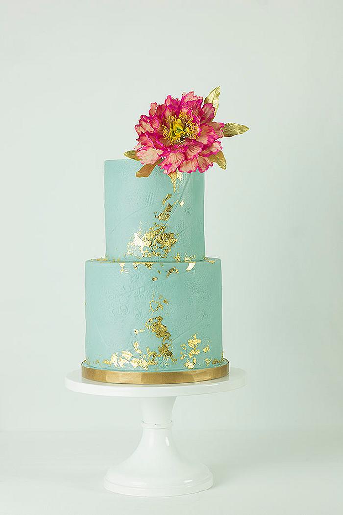 Gold leaf cake - Decorated Cake by Lina Veber - CakesDecor